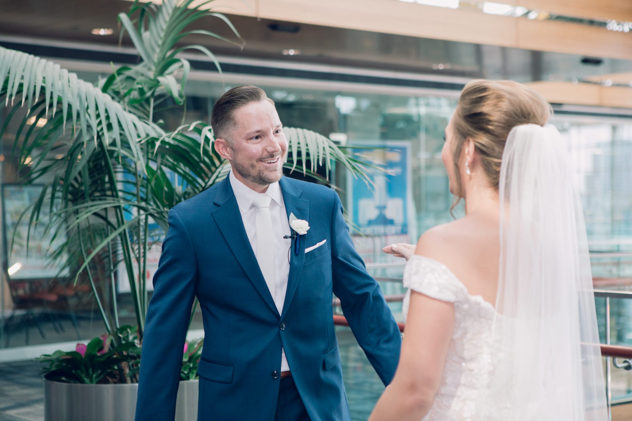 grooms reaction to first look