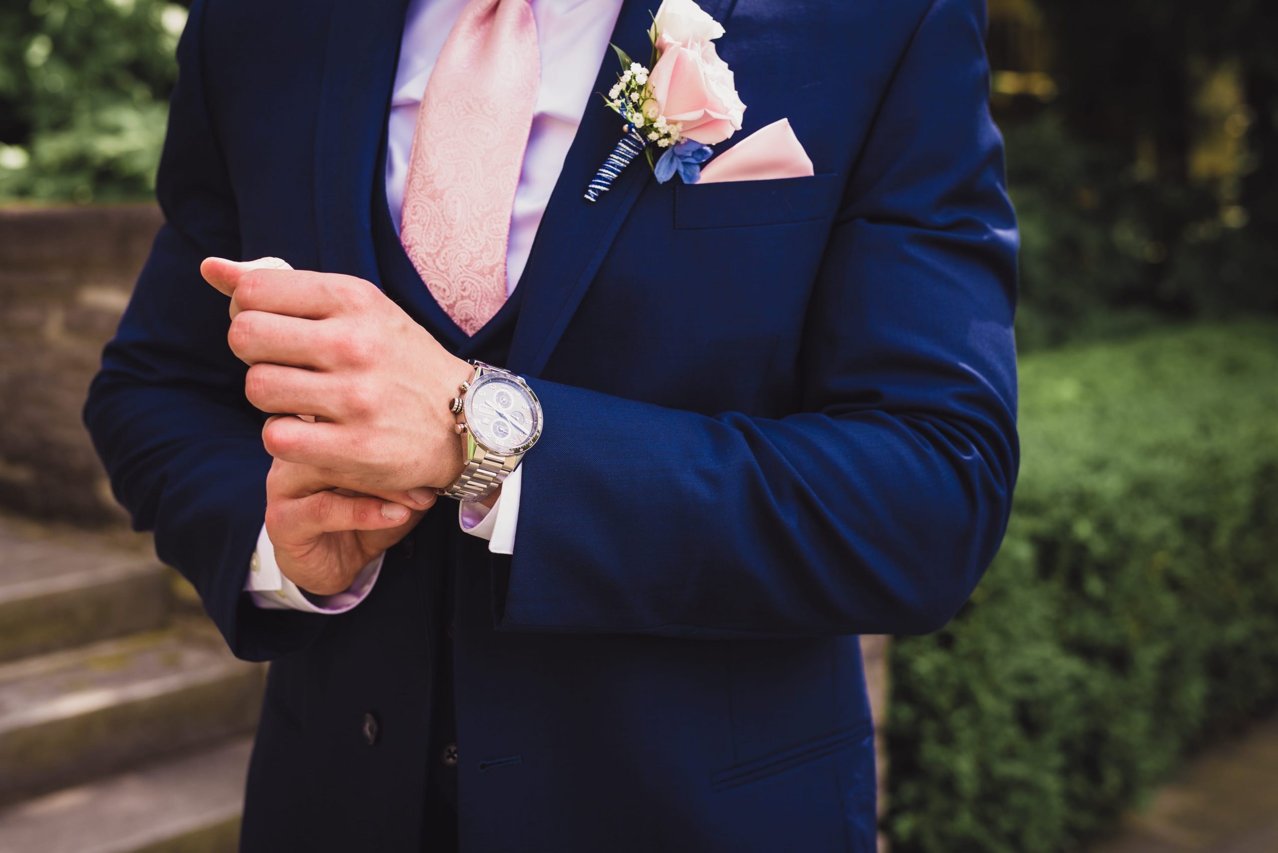 groom watch details