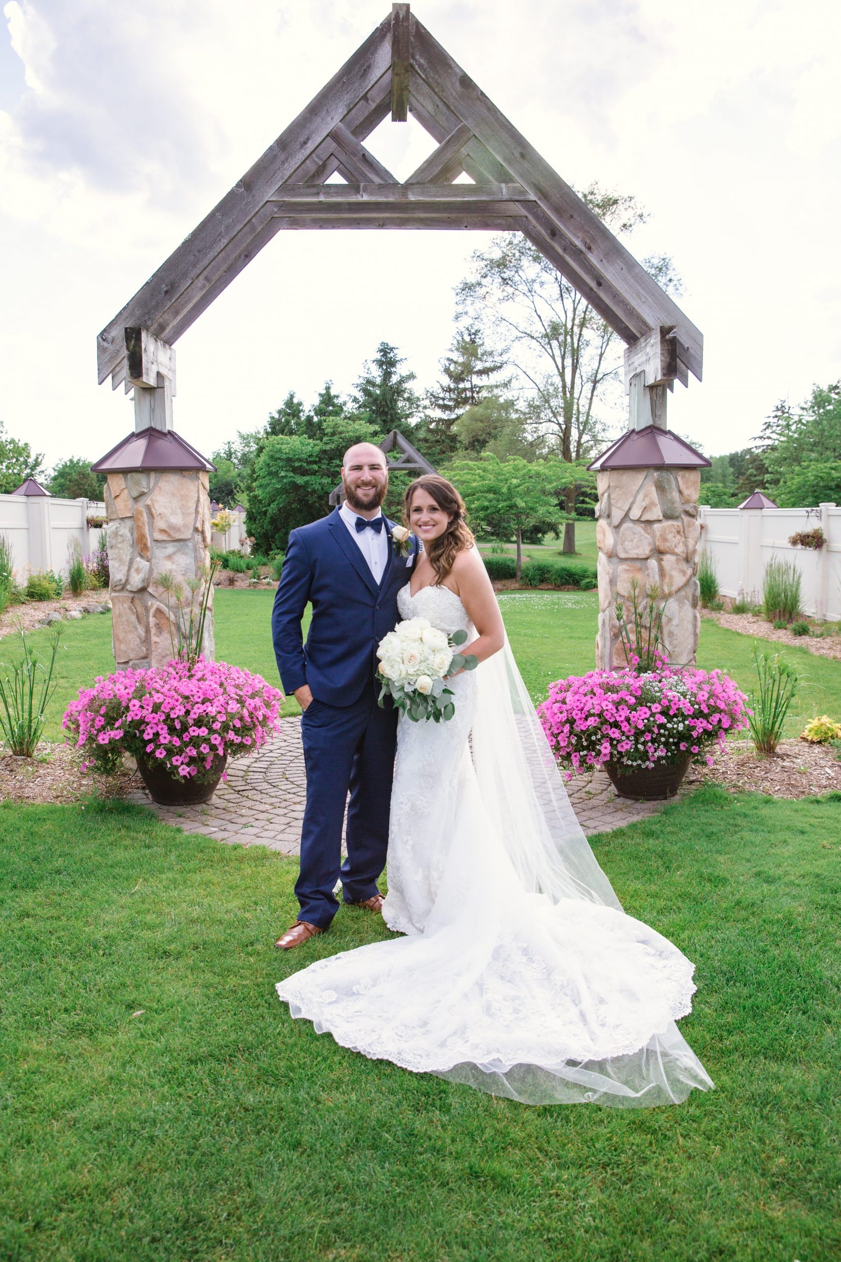 bride and groom outdoor romantics