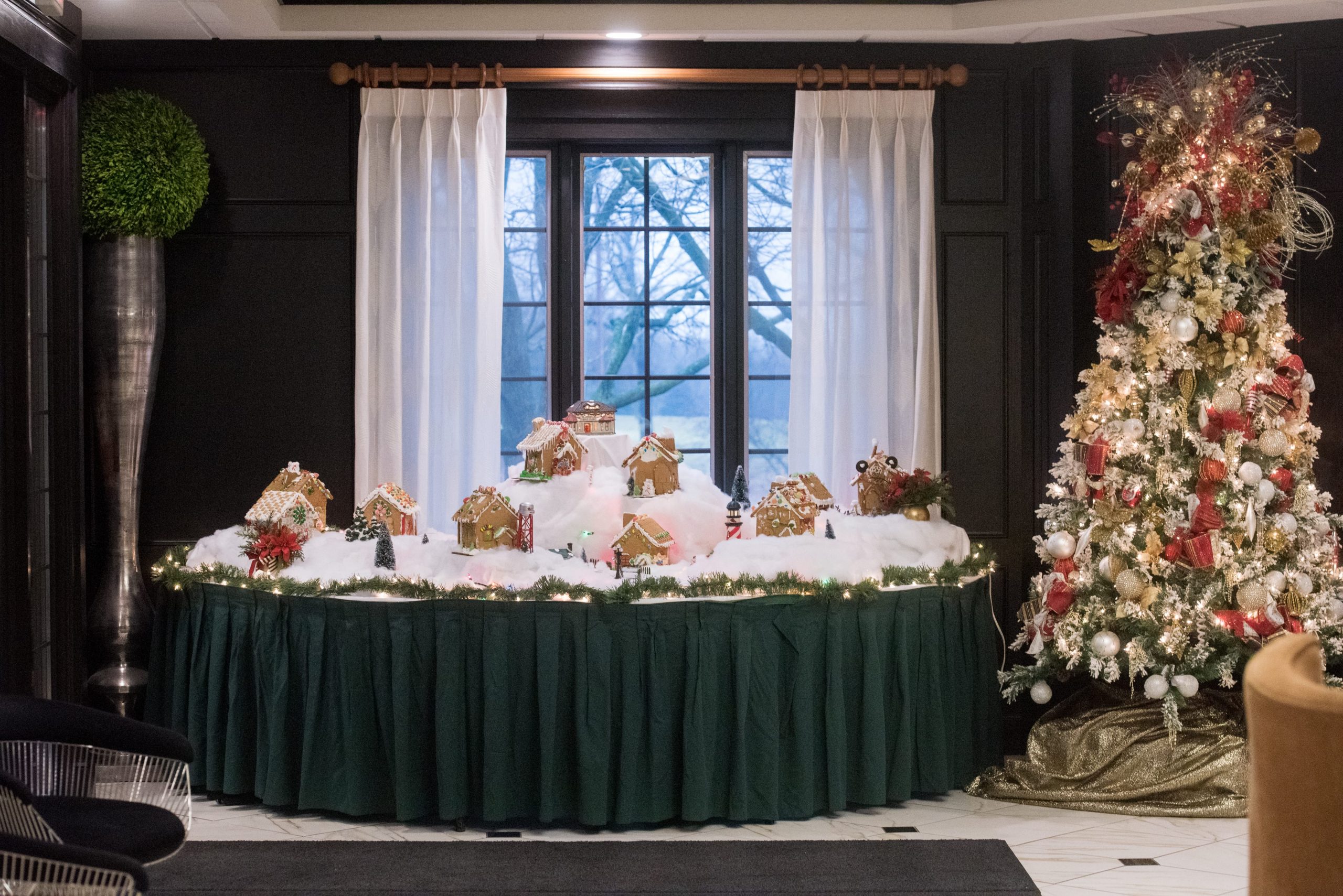 Christmas wedding decorations