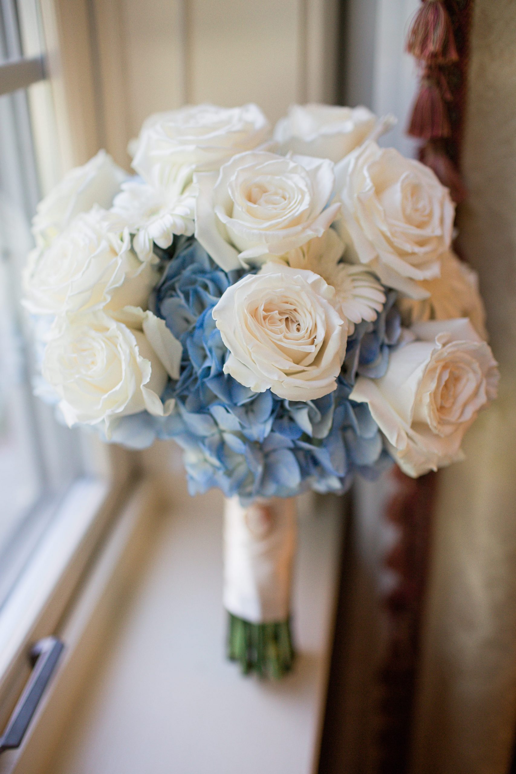 white and blue bridal bouquet