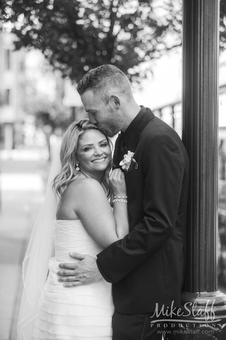 bride and groom portrait in pontiac