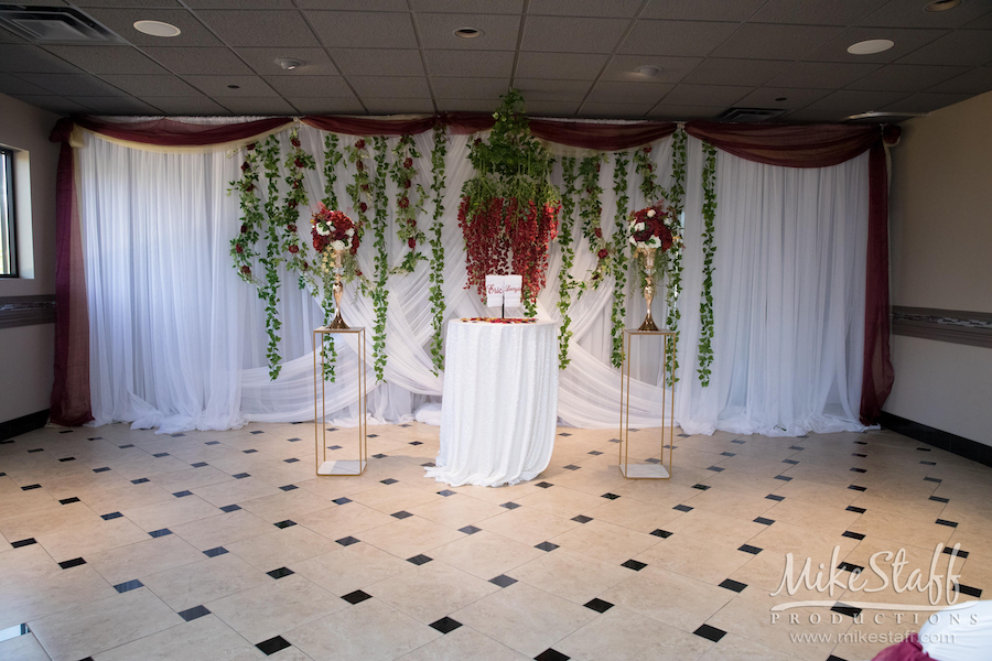 Ceremony alter at Laurel Manor