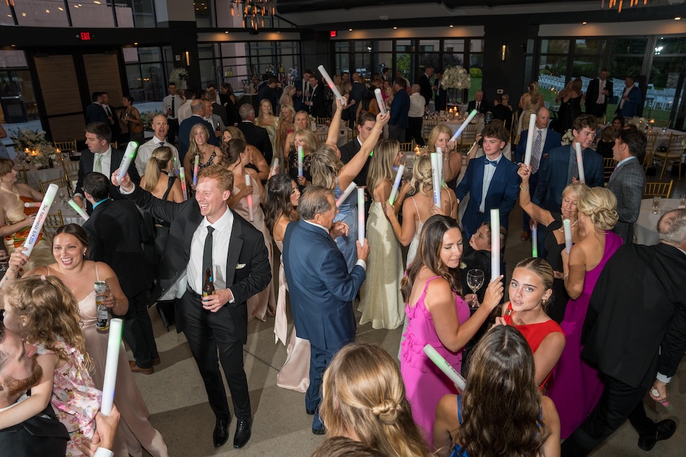 Detroit Wedding Photography_Ann Arbor Marriott Eagle Crest _Mike Staff Productions_packed dance floor