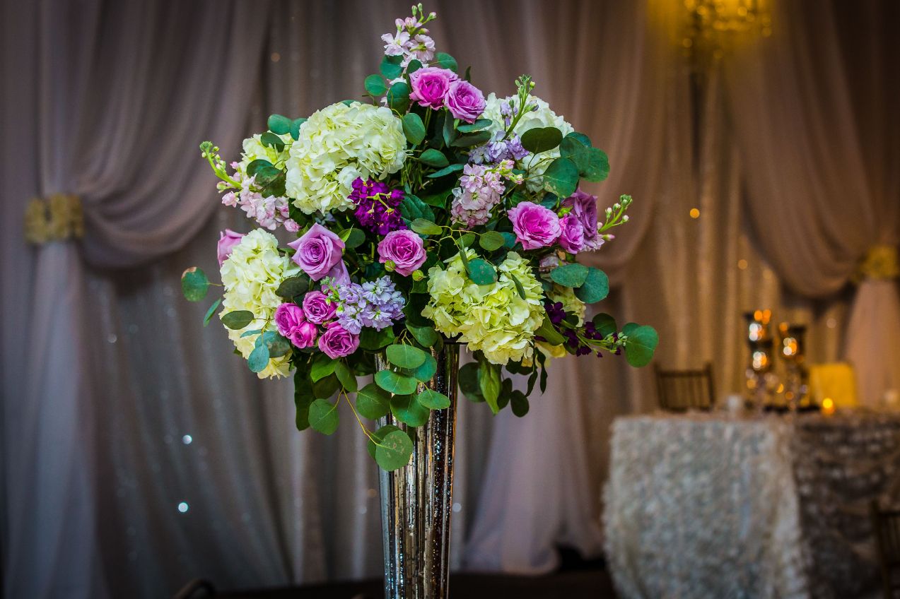 floral centerpiece details