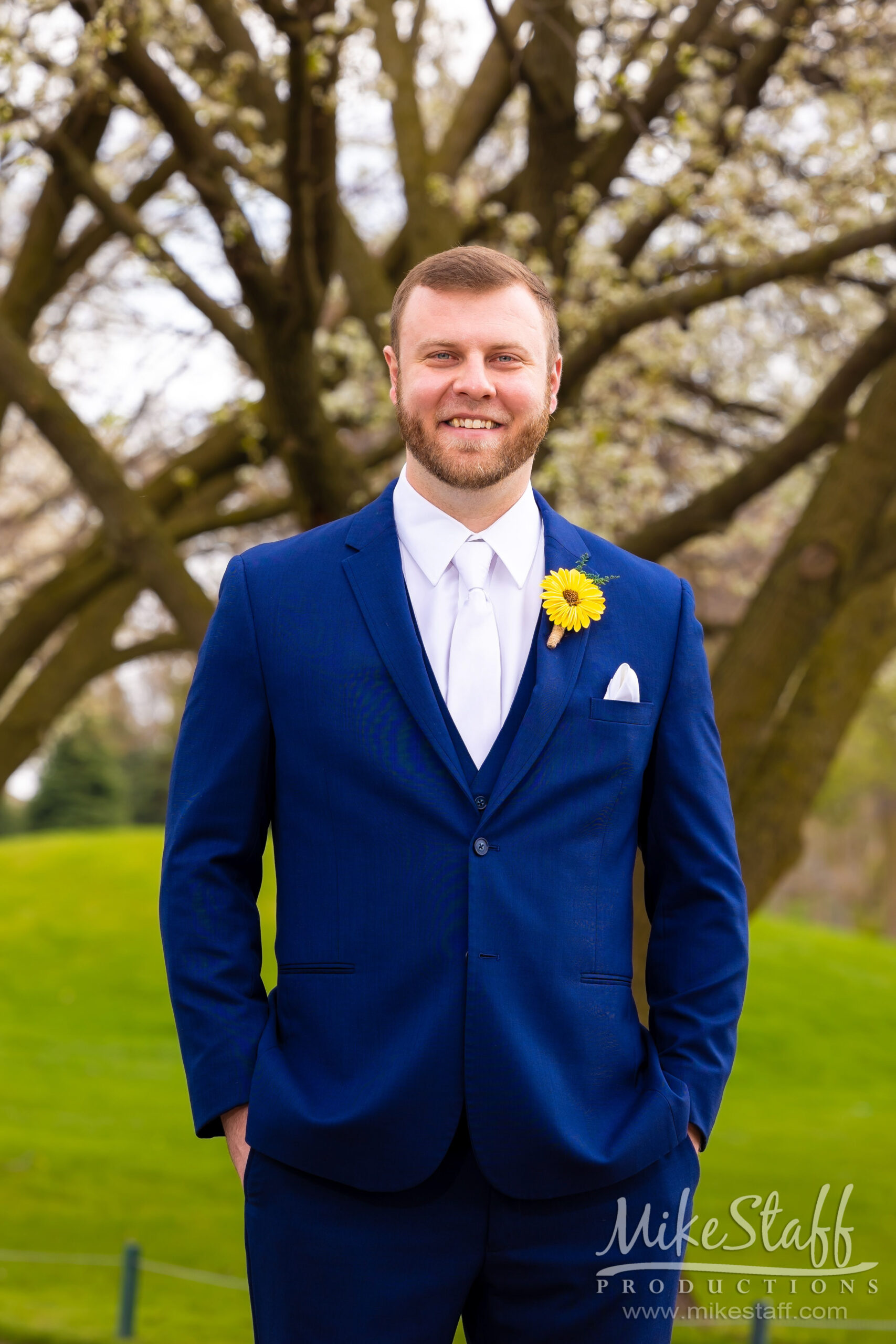 groom portrait