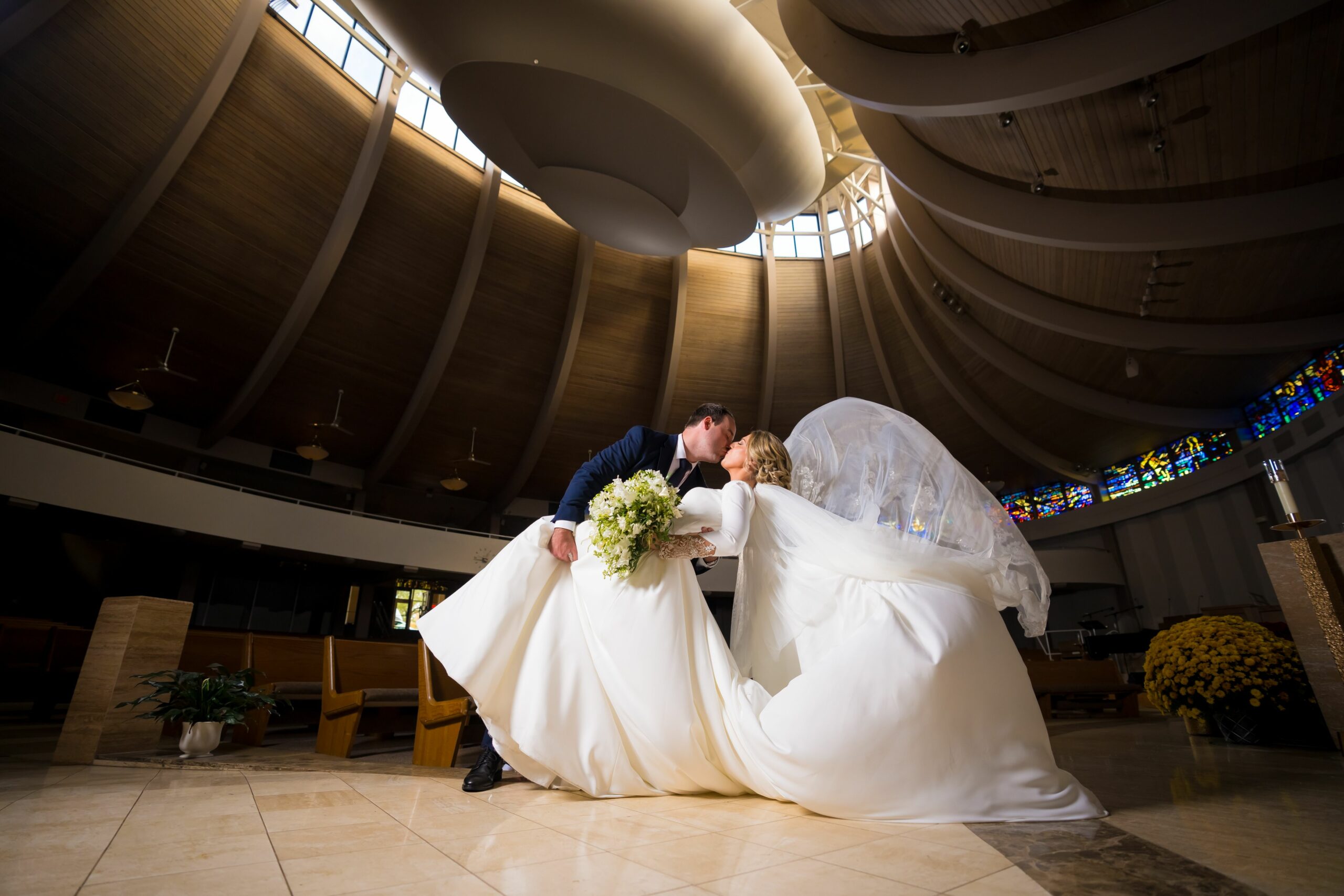 Michigan Wedding Photographers_wedding dress flowing