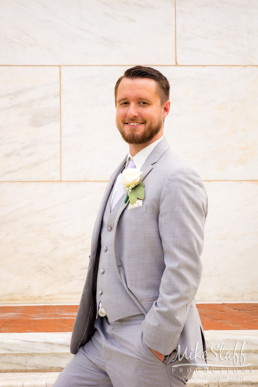 groom at DIA