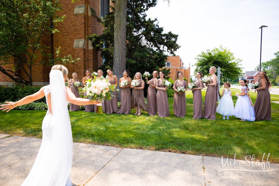 bridesmaids first look