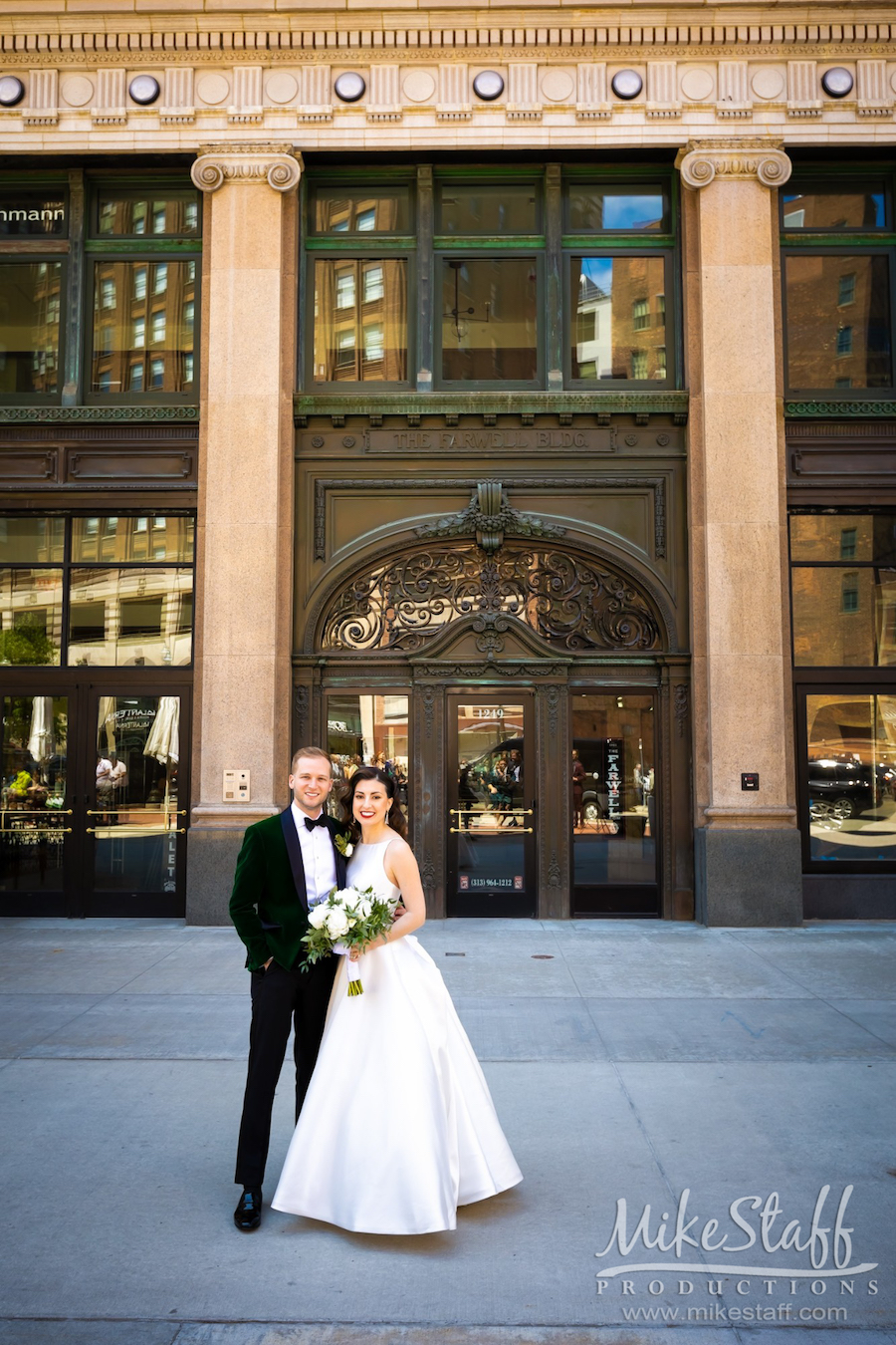 bride and groom downtown detroit woodward