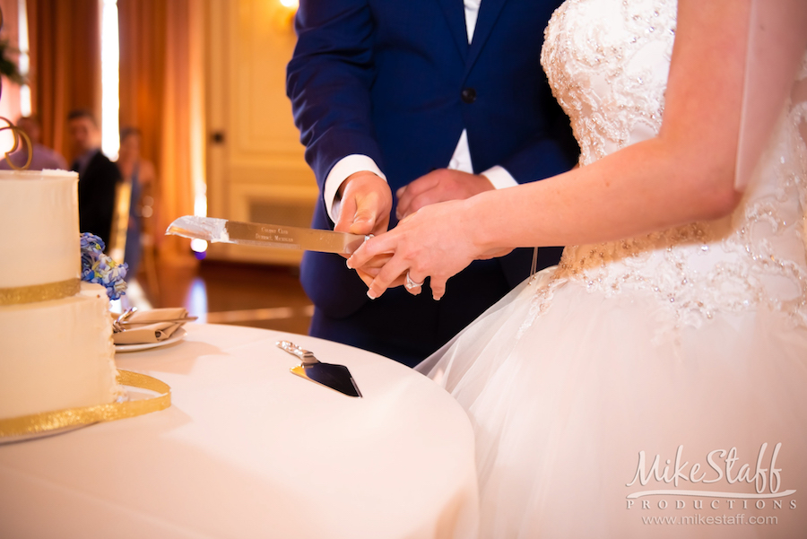 cake cutting at colony club