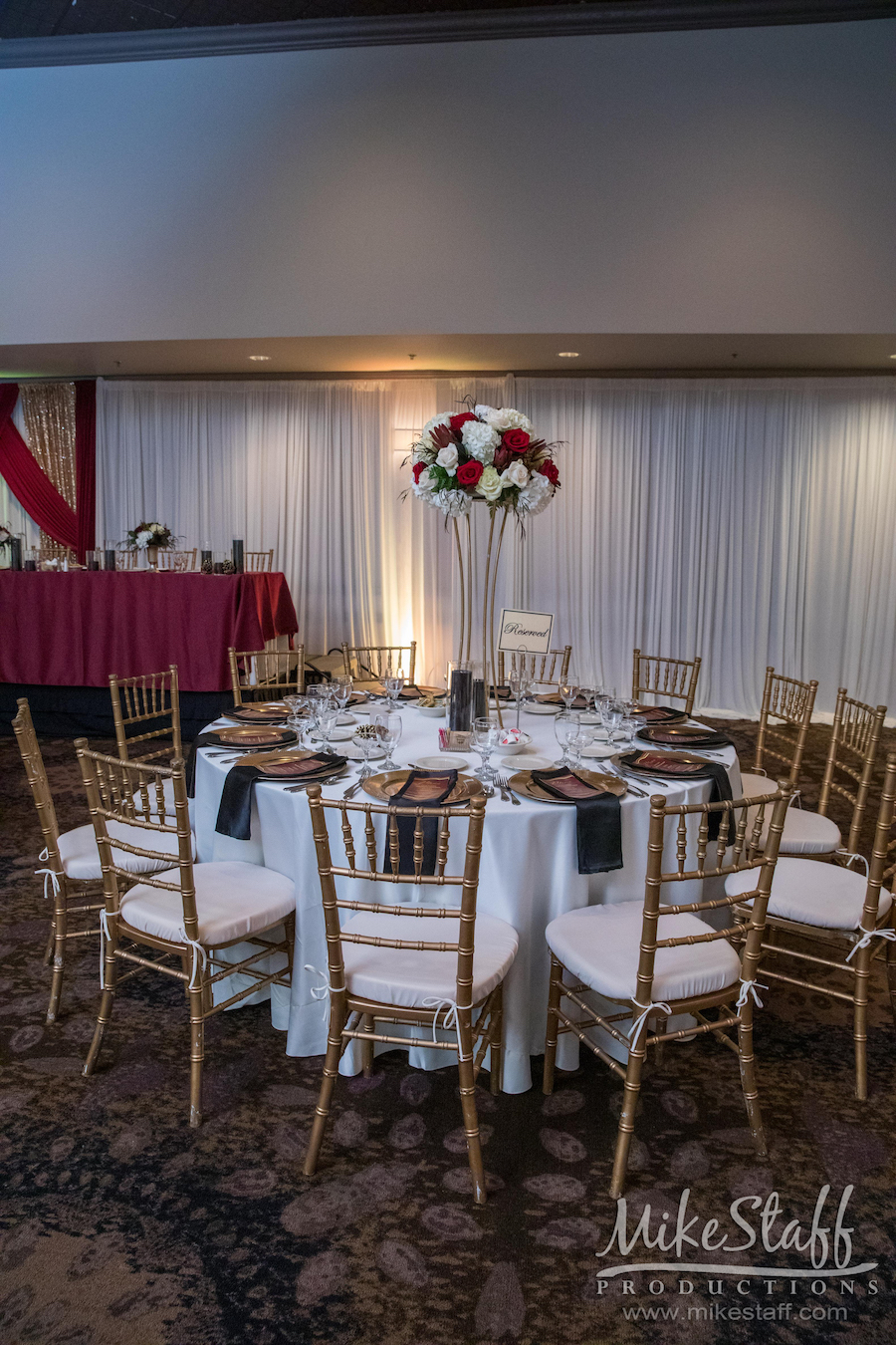 reception table at Laurel Manor