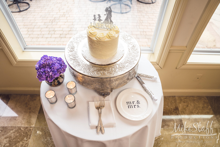 wedding cake table