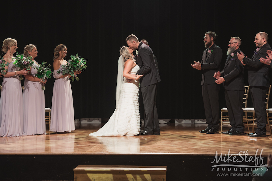 wedding ceremony first kiss