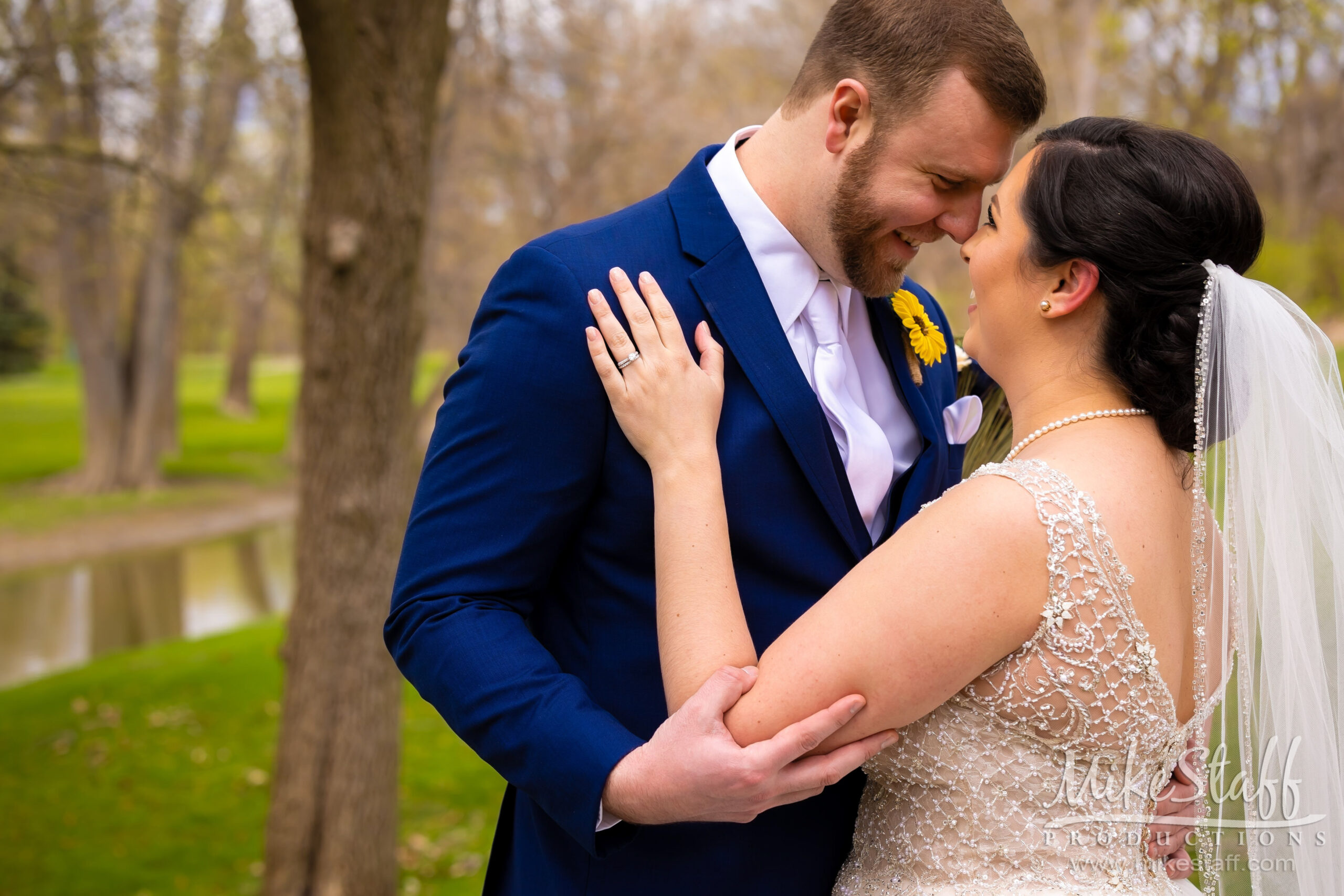 wedding portrait at sycamore hills