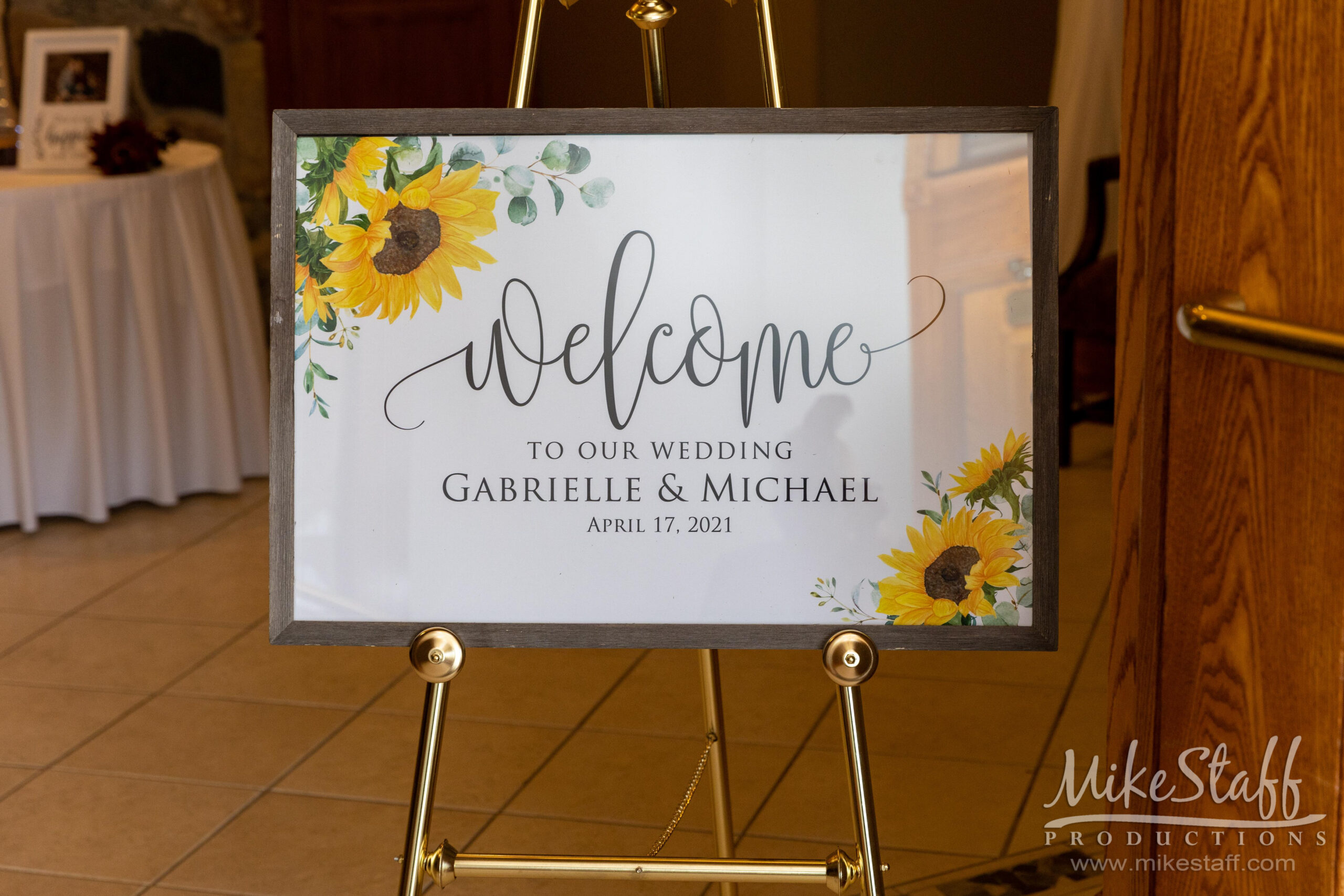 welcome sign at sycamore hills