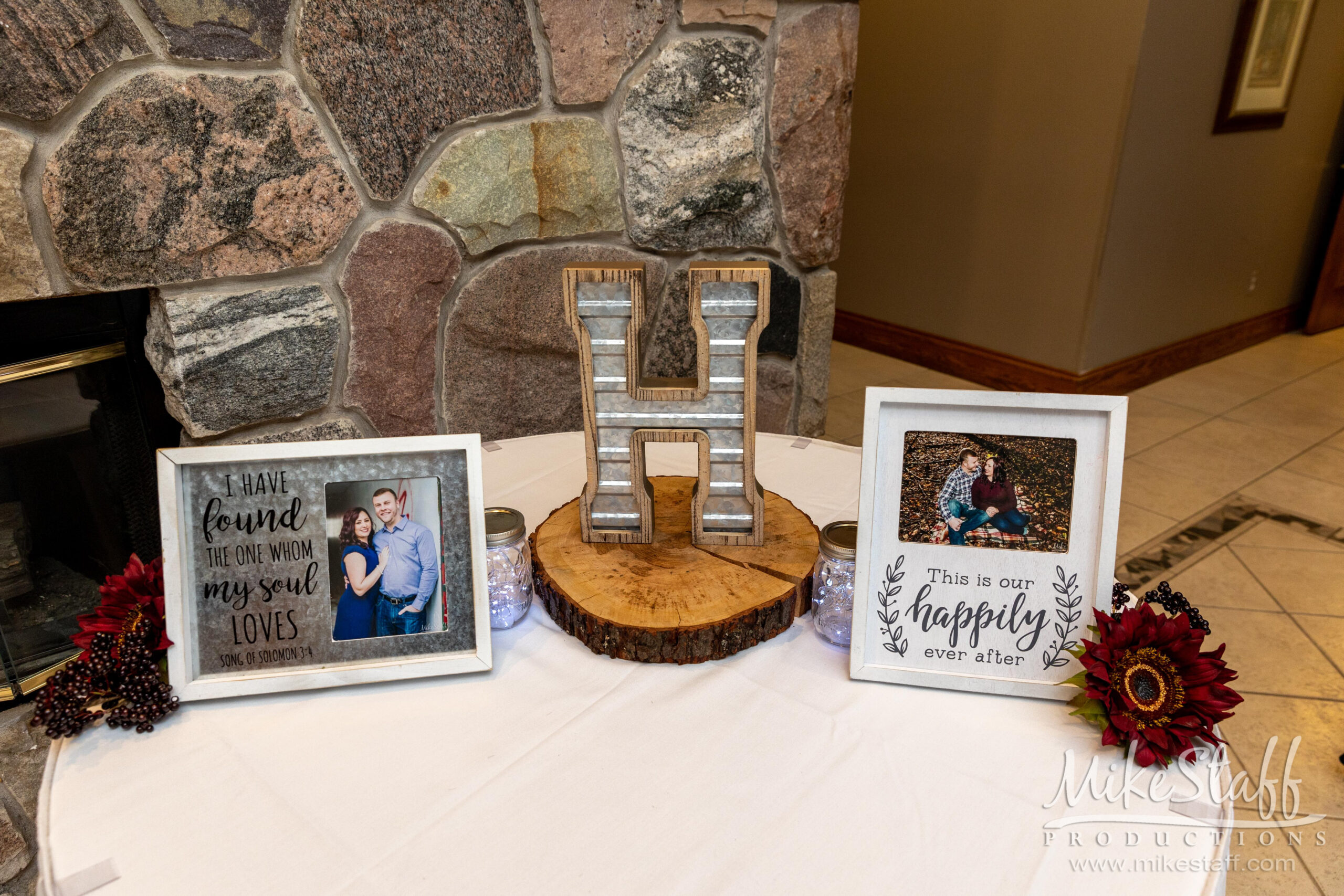 welcome table at sycamore hills