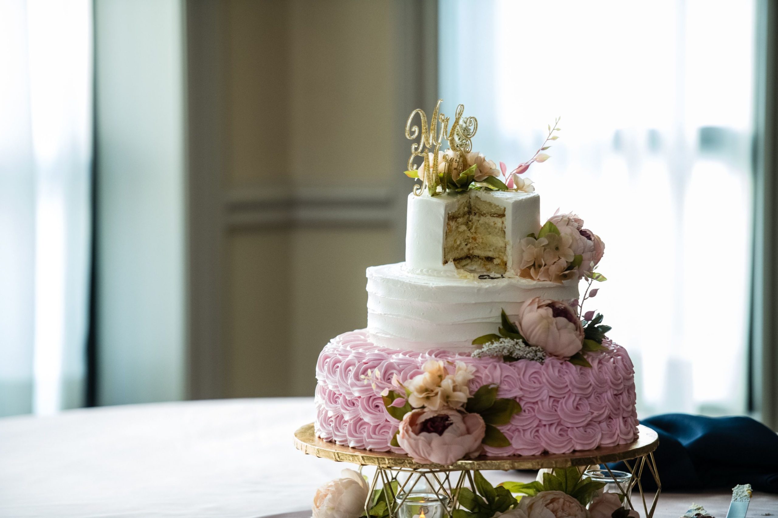 white and pink cake details